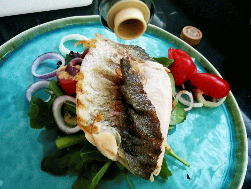 Olijfolie op zalm forel filet